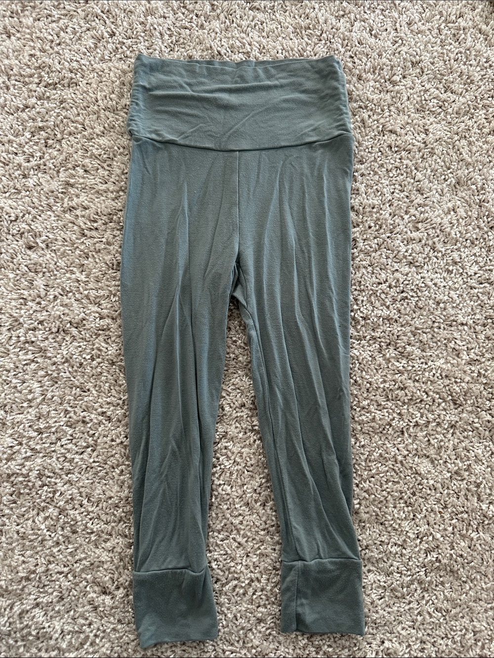 Lou Lou & Company Top and Bottom Bundle 2T - Picture 10 of 15
